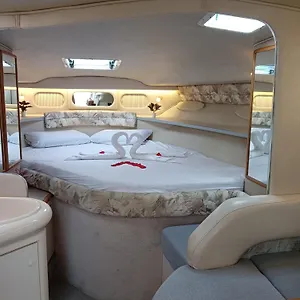 https://diagonal-mar-sailboat.catalonia-hotels.com